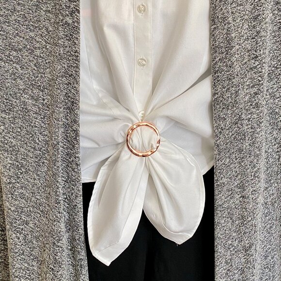 Set of 4 Gold-Toned Round Scarf Rings – Hammered T-Shirt Tie Clips / Scarf Styli - Picture 12 of 15